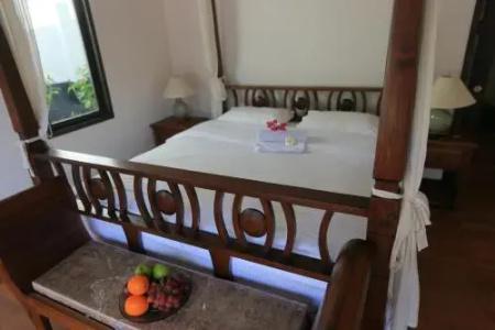 Naiharn Beach Villa - 5