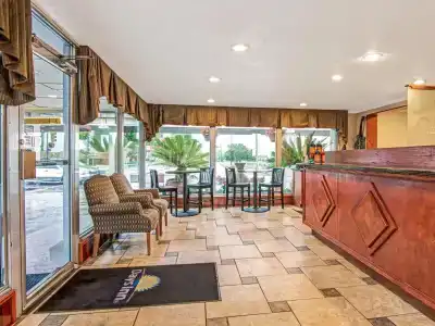 Days Inn by Wyndham Austin/University/Downtown - 13