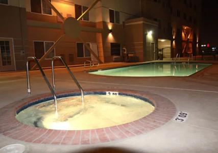 Holiday Inn Express & Suites Central - 13