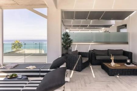 Blue Carpet Luxury Suites - 104