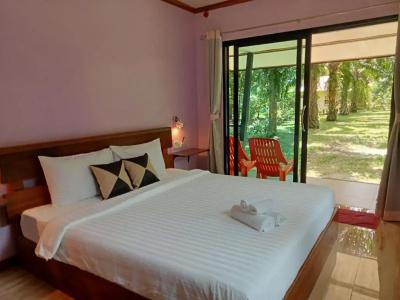 Khao Sok Palm Garden Resort - 26