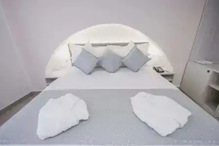 Ossuna Bay Boutique - 3