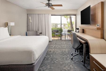 Courtyard by Marriott Waterfront - 43