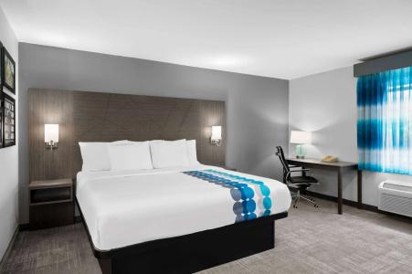 La Quinta Inn by Wyndham Indianapolis Airport Executive Dr - 6