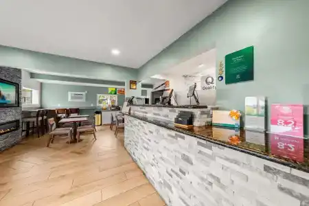 Quality Inn - 10