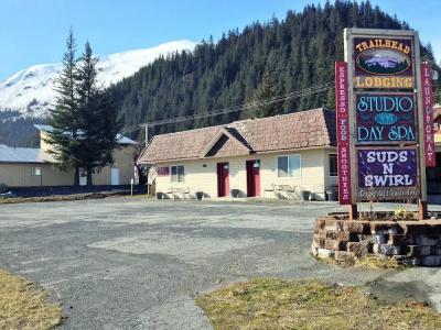 Trailhead Lodging - 13