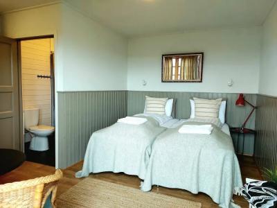 Riverfront Boutique - 3