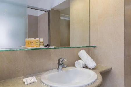 Best Western Plus Plaza - 48