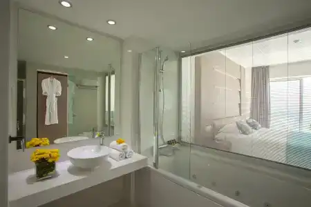 King Evelthon Beach & Resort - 8