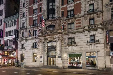 The at Fifth Avenue - 44