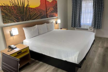 Days Inn by Wyndham Tucson City Center - 2
