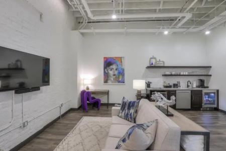 Studio 154 Luxury - 151