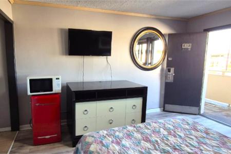 Edgebrook Motel - 13
