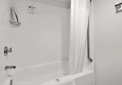 Comfort Inn & Suites near Kino Sports Complex - 44