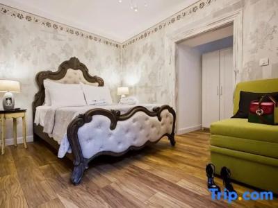 Plaza Marchi Old Town - Mag Quaint & Elegant Boutiques - 43