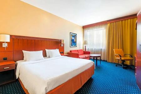 Courtyard by Marriott Prague City - 32