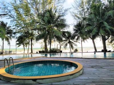 Chivaree and Resort - 9