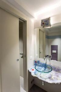 Little Italy Boutique Hostel - 27