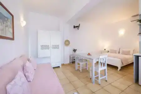 Vrachia Studios & - 92