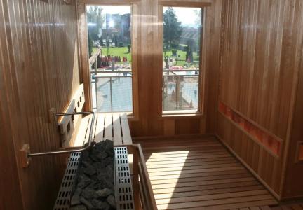 Holiday Beach Budapest Wellness with Sauna Park - 2
