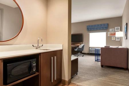 Hampton Inn & Suites West - 21