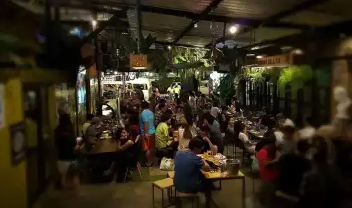 The b Ranong Trend - 16