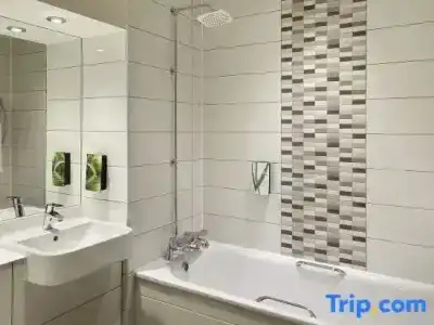 Premier Inn Euston - 33