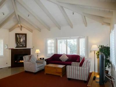 Briarwood Inn - 187