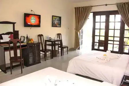 Little Paris Resort - 3