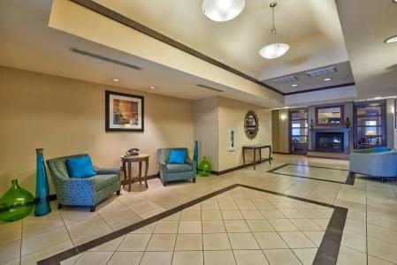 Holiday Inn Express & Suites Airport, An Ihg - 10