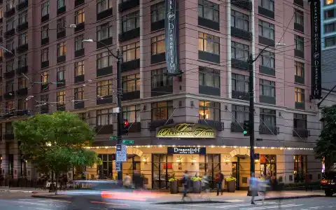 The Paramount - 0