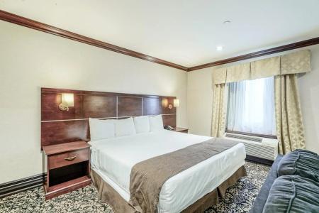 Woodbine & Suites - 9
