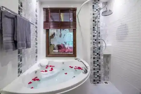 Thanyawintra Boutique and Spa - 73