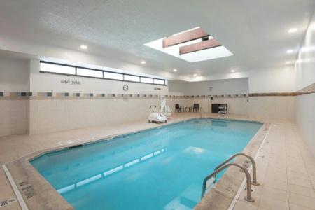 Courtyard by Marriott Denver Central Park - 13