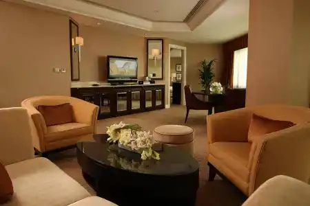 Mövenpick Grand Al Bustan - 8