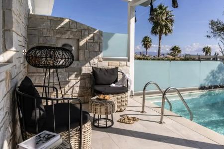 Blue Carpet Luxury Suites - 220