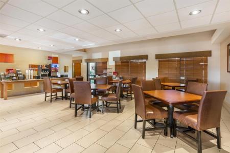Best Western Plus Thunderbird Suites - 47