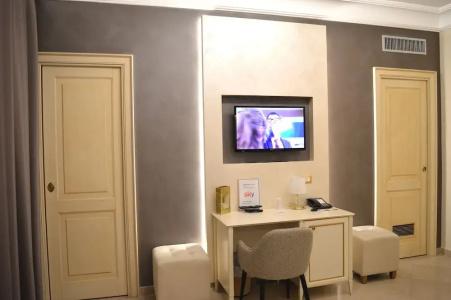 Vittorio Emanuele Boutique - 128