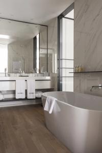 Kozmo Suites & Spa - The Leadings of the World - 17