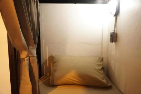 Feel Good Bangkok Hostel - 51