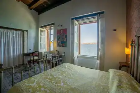 Henry's House - 5