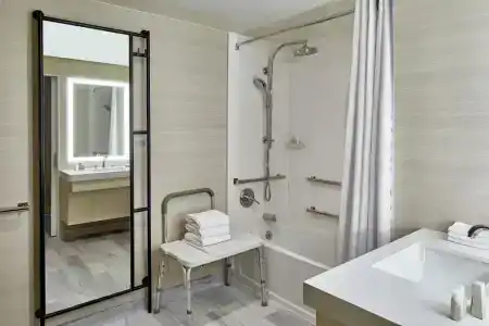 Renaissance Dallas - 45