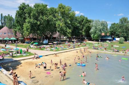 Happy Camp mobile homes in BalatonTourist Füred Camping & Bungalows - 3