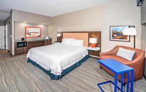 Hampton by Hilton - 41