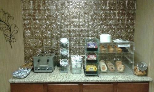 EverSpring Inn & Suites - 21