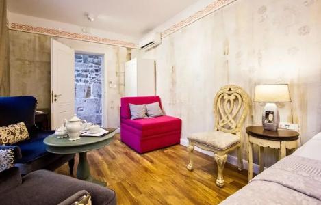 Plaza Marchi Old Town - Mag Quaint & Elegant Boutiques - 196