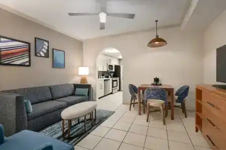Holiday Inn & Suites, An Ihg - 53