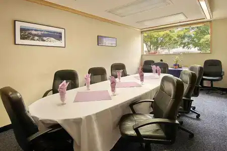 Ramada by Wyndham Portland Airport - 14