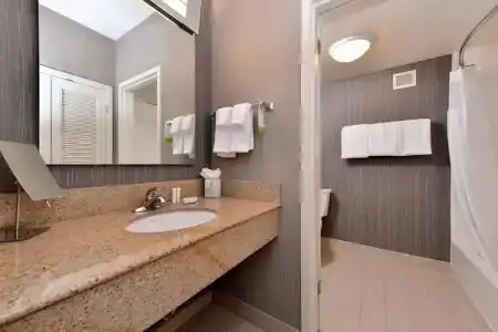 Courtyard by Marriott Dallas Northwest - 34