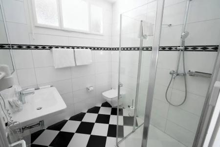 J5s Helvetie & La Brasserie - 120